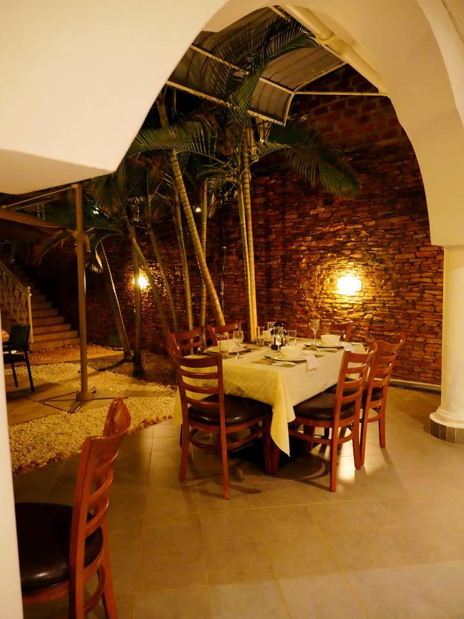 Ivory Castle Limited Hotel Kampala Kültér fotó