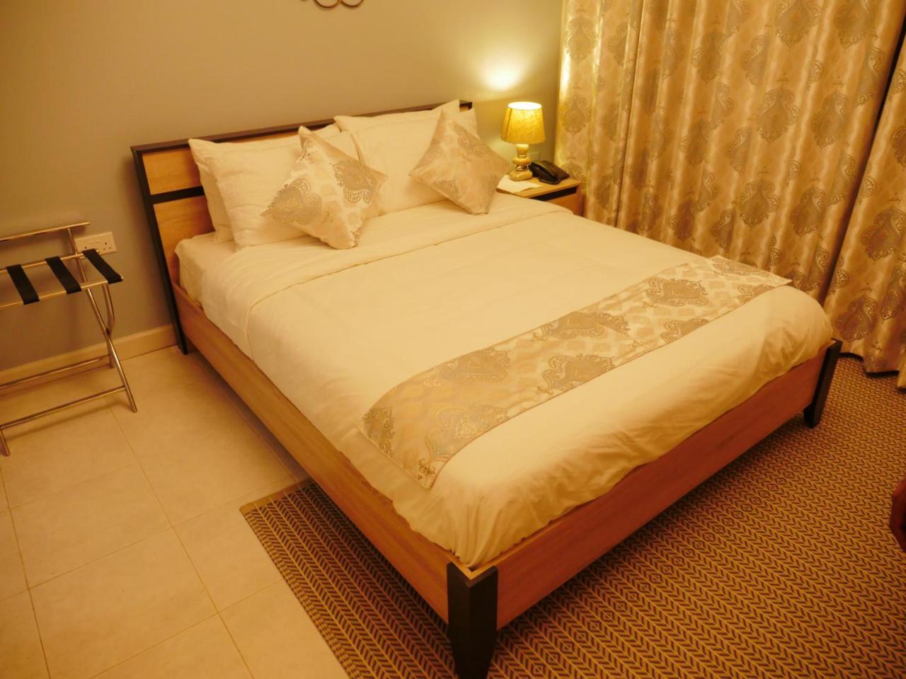 Ivory Castle Limited Hotel Kampala Kültér fotó