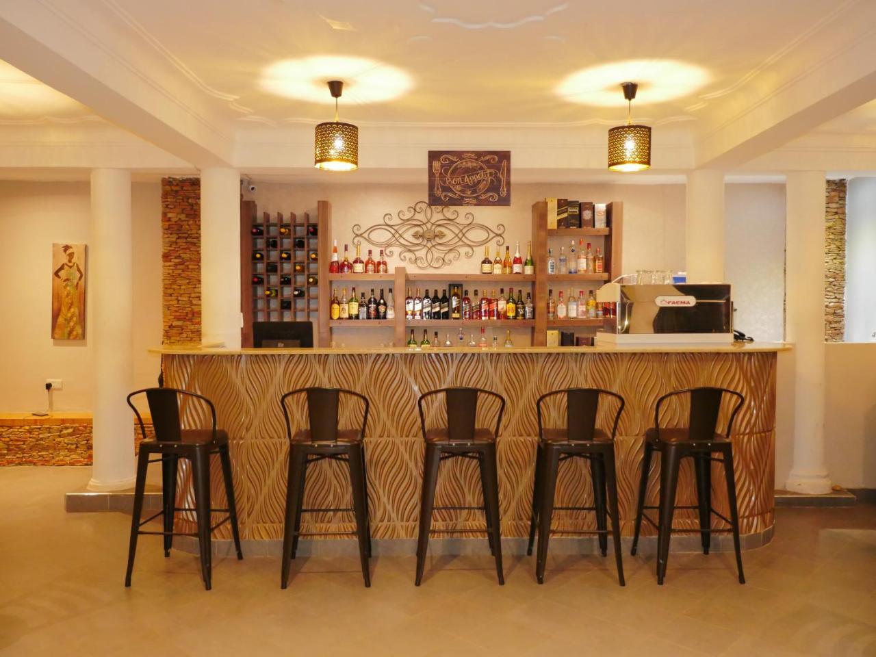 Ivory Castle Limited Hotel Kampala Kültér fotó