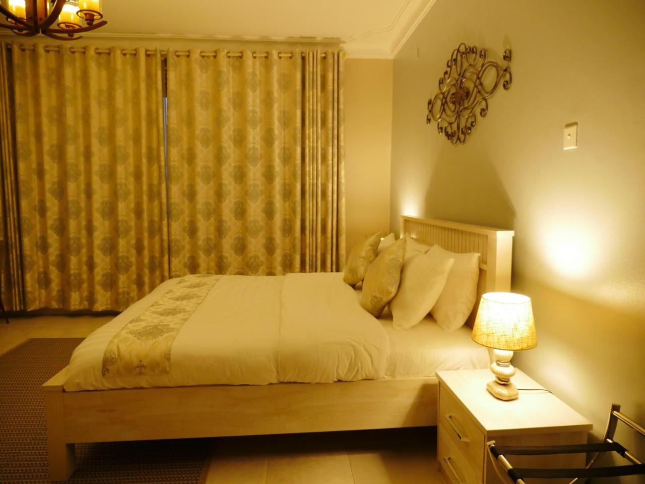Ivory Castle Limited Hotel Kampala Kültér fotó